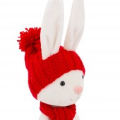 Кролик Макс в красной шапке