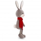 Кролик Лелик в красном шарфике
